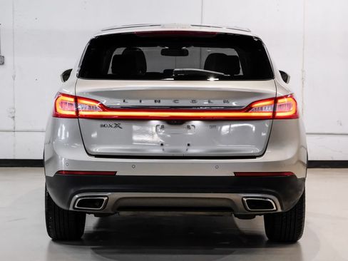 Used 2017 Lincoln MKX Reserve w/ Lincoln MKX Climate Package FWD image 10