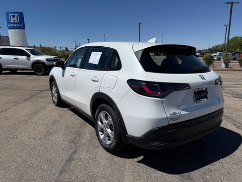 Certified 2024 Honda HR-V LX image 9