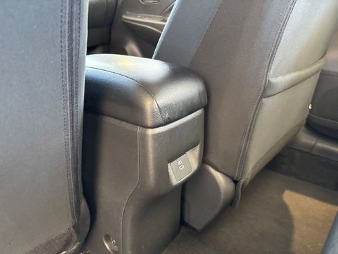 Used 2025 Nissan Versa SV FWD image 23