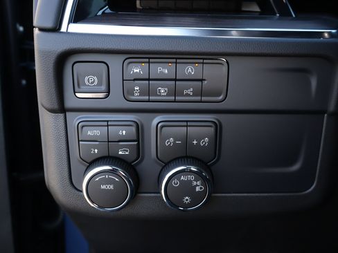 New 2026 Chevrolet Suburban LS image 10