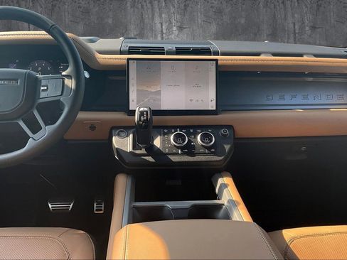 Used 2025 Land Rover Defender 110 V8 image 9