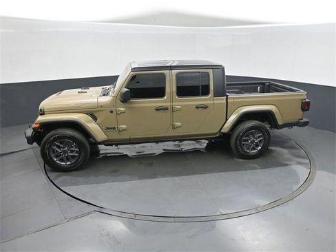 New 2025 Jeep Gladiator Sport image 40