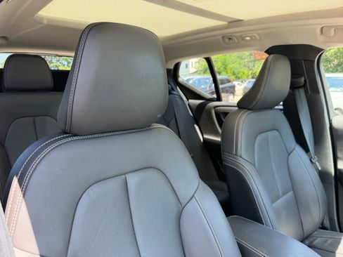 Certified 2026 Volvo XC40 B5 Plus AWD/4WD image 11