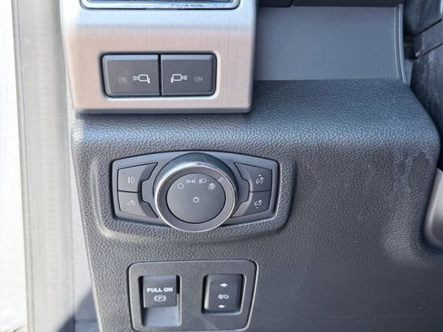Used 2018 Ford F150 Platinum AWD/4WD image 12