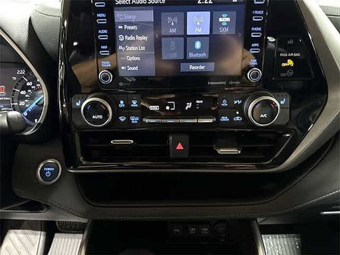 Certified 2021 Toyota Highlander XLE image 55