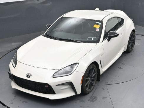 Certified 2024 Toyota GR86 Premium image 30