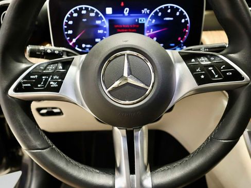 Used 2023 Mercedes-Benz GLC 300 4MATIC image 26