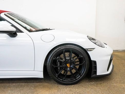 Used 2020 Porsche 718 Boxster Spyder RWD image 21