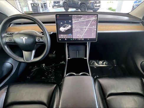 Used 2021 Tesla Model Y Long Range image 7