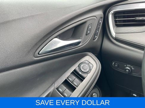 Used 2024 Buick Encore GX Avenir w/ Avenir Convenience Package FWD image 21