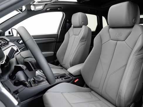 Certified 2024 Audi Q3 2.0T Premium image 13