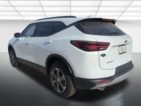 New 2026 Chevrolet Blazer LT w/ Convenience Package FWD image 2