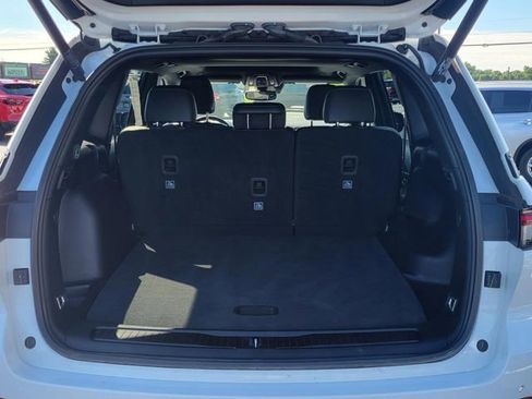 Used 2024 Jeep Grand Cherokee Altitude image 12