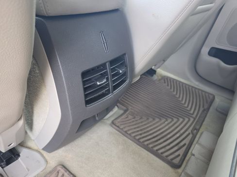 Used 2013 Lincoln MKX AWD image 32