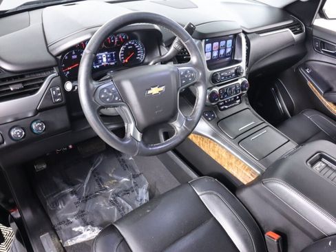 Used 2020 Chevrolet Suburban Premier AWD/4WD image 9