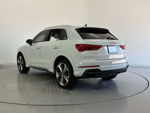 Used 2021 Audi Q3 2.0T Premium w/ Convenience Package AWD/4WD image 3