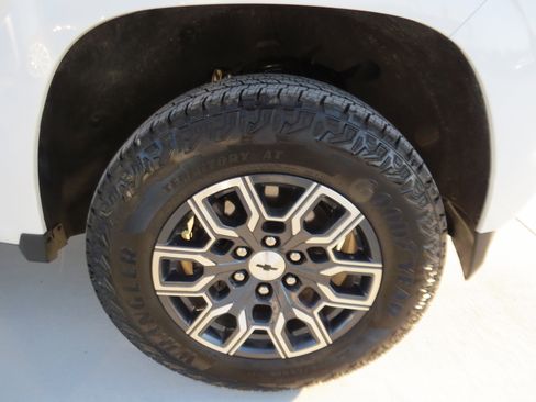 Used 2026 Chevrolet Colorado Z71 image 9