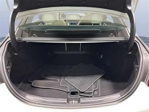 Used 2025 Mercedes-Benz C 300 4MATIC Sedan image 11