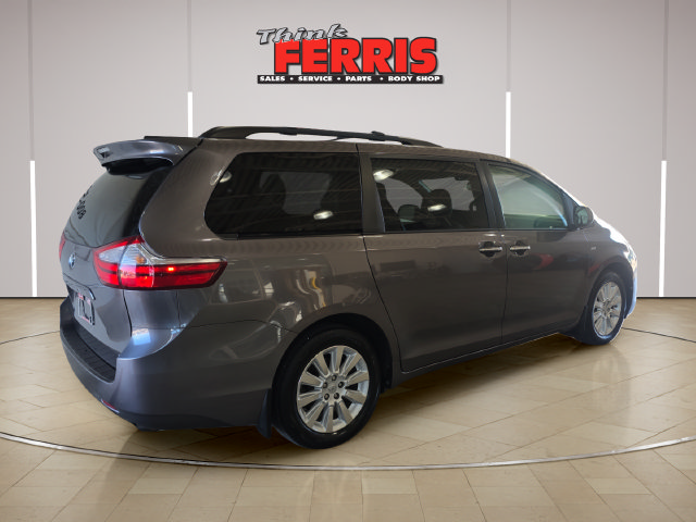Used 2016 Toyota Sienna XLE w/ Outdoor Package AWD/4WD image 5