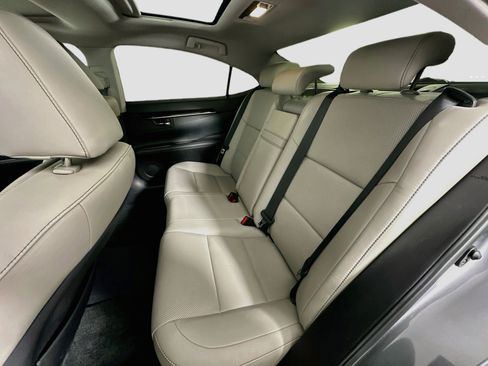 Used 2018 Lexus ES 350 w/ Navigation System Package FWD image 17