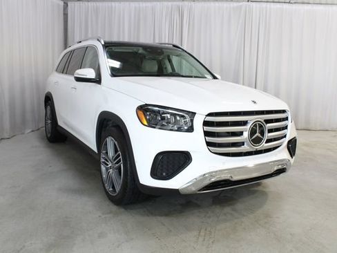 Used 2024 Mercedes-Benz GLS 450 4MATIC image 39