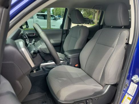 Used 2022 Toyota Tacoma SR5 RWD image 16
