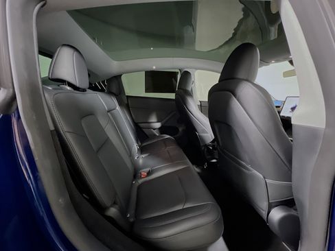 Used 2023 Tesla Model Y Long Range image 32