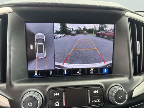 Used 2022 GMC Terrain SLT w/ Infotainment Package II AWD/4WD image 29