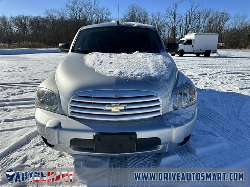 Used 2009 Chevrolet HHR LS image 2