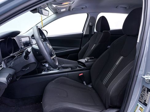Used 2022 Hyundai Elantra SEL w/ Cargo Package FWD image 17