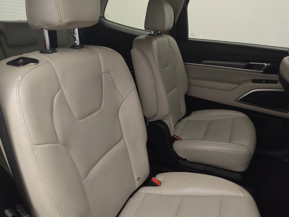 Used 2021 Kia Telluride S FWD image 19