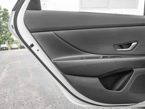 Used 2024 Hyundai Elantra Limited FWD image 30