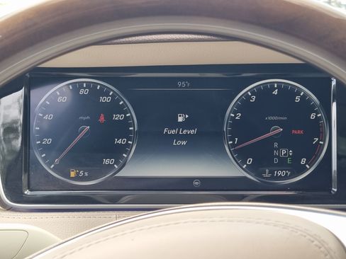 Used 2015 Mercedes-Benz S 550 4MATIC Sedan image 29
