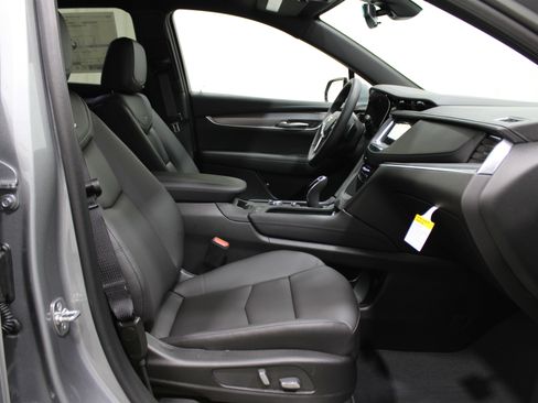 New 2026 Cadillac XT5 Luxury image 32