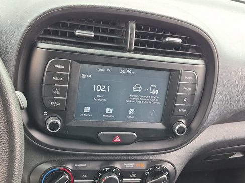 Used 2020 Kia Soul S FWD image 13