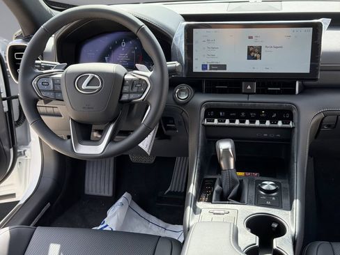 Used 2026 Lexus IS 350 F Sport w/ Accessory Package Z1 RWD image 19