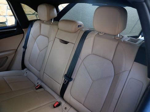 Used 2021 Porsche Macan S image 11