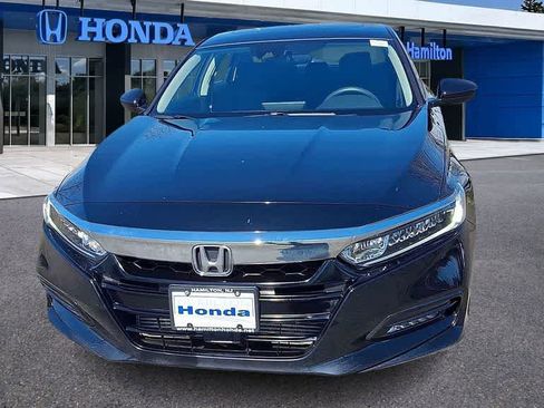 Used 2018 Honda Accord EX image 3