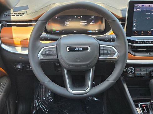 Used 2025 Jeep Compass Limited w/ Elite Group AWD/4WD image 8