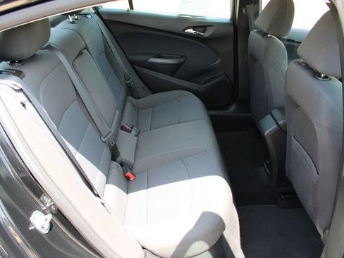 Certified 2018 Chevrolet Cruze LT FWD image 35