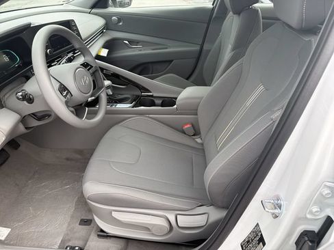 New 2026 Hyundai Elantra Hybrid FWD image 11