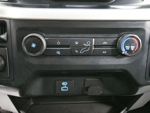 Used 2022 Ford F150 XL w/ Equipment Group 101A High RWD image 17