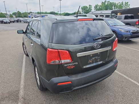 Used 2013 Kia Sorento LX w/ Convenience Pkg FWD image 5