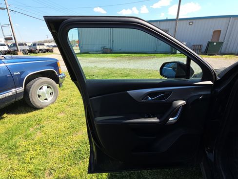 Used 2023 Chevrolet Blazer LT w/ Midnight/Sport Edition image 7