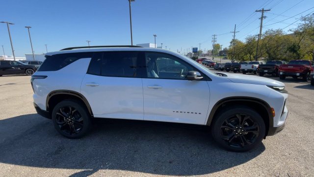 New 2027 Chevrolet Traverse RS w/ LPO, Floor Liner Package AWD/4WD image 3