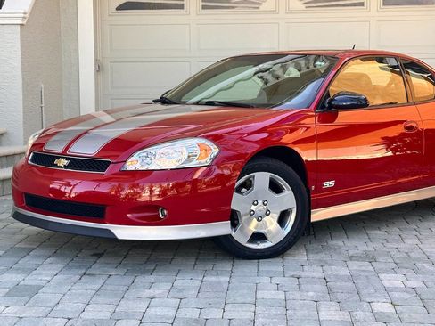 Used 2007 Chevrolet Monte Carlo SS w/ Silver Rally Stripe Package image 2