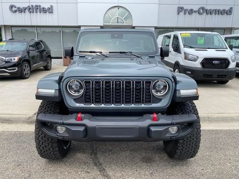Used 2025 Jeep Wrangler Unlimited Rubicon AWD/4WD image 9