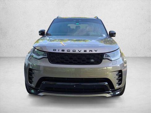 Used 2024 Land Rover Discovery Dynamic SE AWD/4WD image 2
