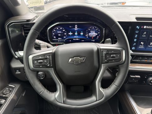 Used 2025 Chevrolet Silverado 1500 RST AWD/4WD image 17