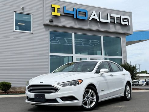 Used 2018 Ford Fusion SE w/ Equipment Group 602A FWD image 1